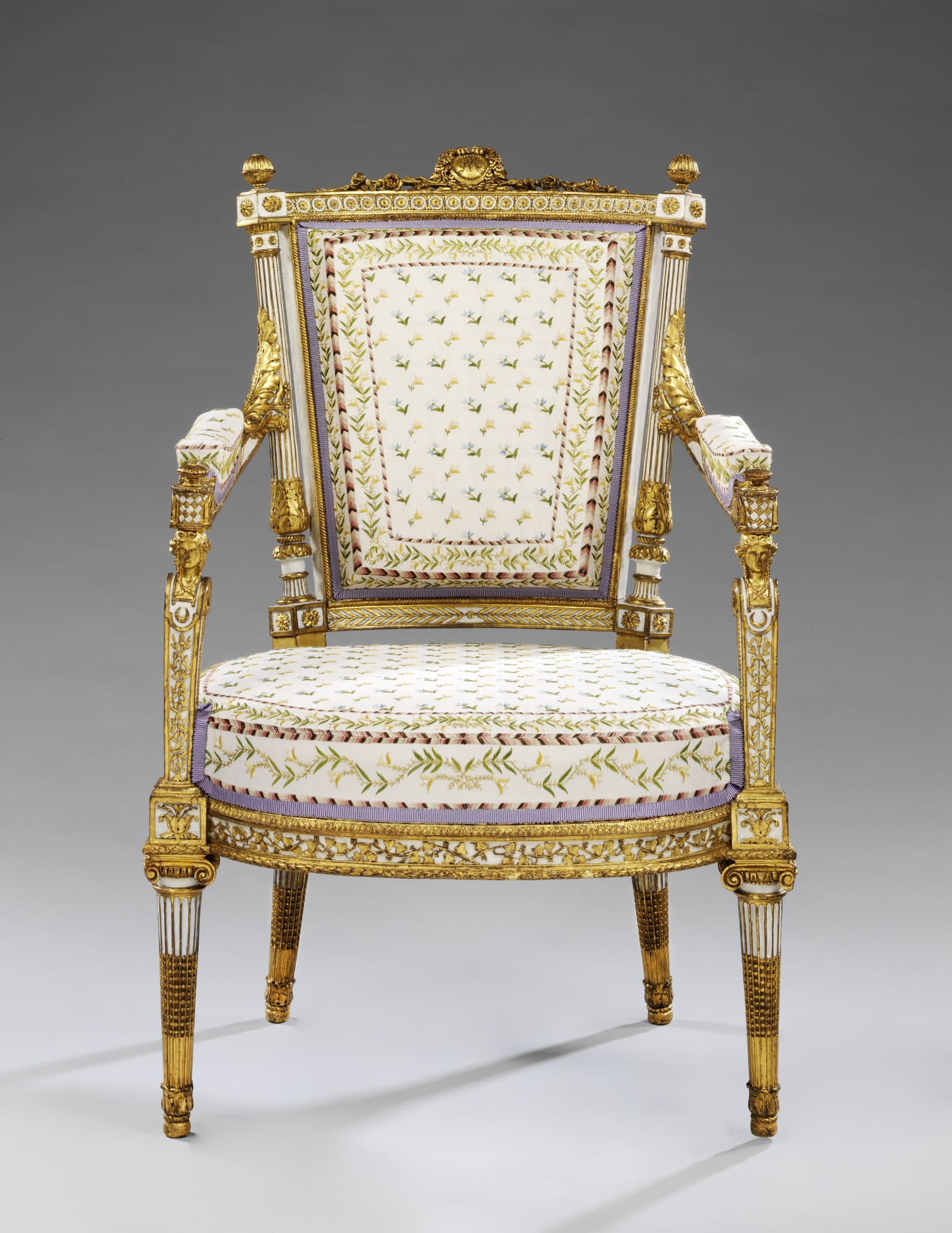 Marie-Antoinette's chair set © Victoria and Albert Museum, London.