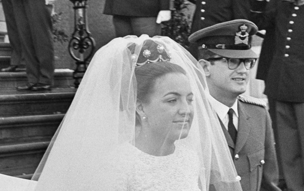 The Dutch Pearl Button Tiara