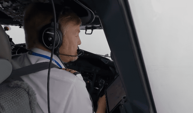 king willem alexander flying